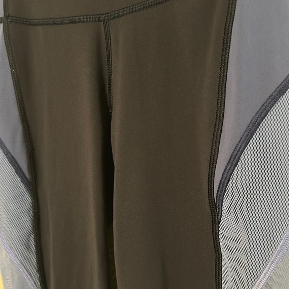 Lululemon Colour Me Ombre Crop *21"
Midnight Navy / Gatsby Blue / Visto Blue - Picture 7 of 10